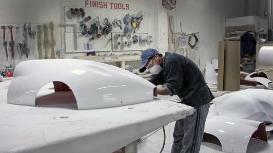 Maßgeschneiderte Fiberglass-Autoteile Hochfeuerbeständigkeit Gelbeschichtung Farboberfläche für Ihre Kundenanforderungen