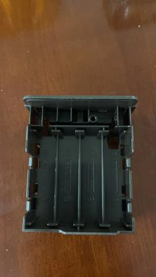 Kunststoff-Injektionsformteil mit Wasserkühlung Formkühlsystem und Polieroberfläche