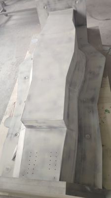 Musterform oder Urmodell für eine Glasfaserform mit hoher Chemikalienbeständigkeit und glatter Gelcoat-Lackoberfläche