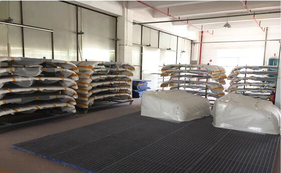 Maßgeschneiderte Leichtbau-FRP-Körperhülle für Innenräume, die leichte Haltbarkeit und Farbpersonalisierungsoptionen bietet