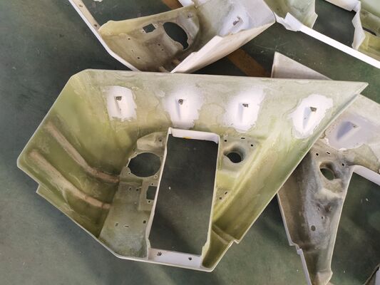 Maßgefertigte Glasfaser-Autoteile, die eine einfache Installation bieten und für die Montage und überlegene Haltbarkeit konzipiert sind.