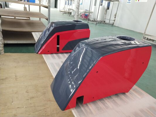 FRP GFK Traktormotorhaube Glasfaser-Landmaschinenkomponenten mit ausgezeichneter Chemikalienbeständigkeit, die Leistung in der Landwirtschaft gewährleisten