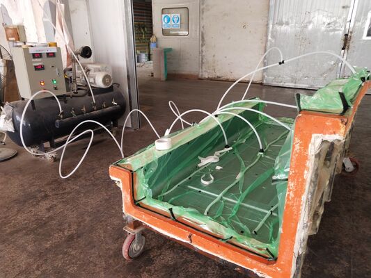 Glasfaser-Fahrzeugschutzbogen-Form/Maßgeschneiderte Glasfaser-Auto-Gehäuse/FRP-Bus-Karosserie-Form