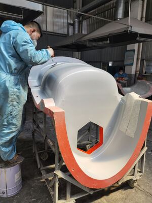 Individuell angefertigte Fahrzeugkarosserie aus hoher Haltbarkeit aus FRP, perfekt für spezialisierte Transportprojekte und anspruchsvolle Betriebsbedingungen