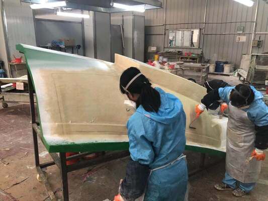 Individuell angefertigte Fahrzeugkarosserie aus hoher Haltbarkeit aus FRP, perfekt für spezialisierte Transportprojekte und anspruchsvolle Betriebsbedingungen