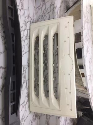  SMC Formgepresste FRP-Bus-Teile Front-Heck-Gehäuse Seitenverkleidung Außenzierleiste