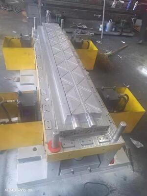  SMC Formgepresste FRP-Bus-Teile Front-Heck-Gehäuse Seitenverkleidung Außenzierleiste