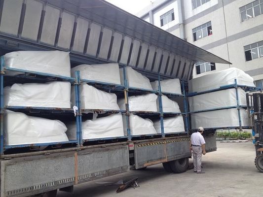 Maßgeschneiderte Fiberglass-Autoteile Hochfeuerbeständigkeit Gelbeschichtung Farboberfläche für Ihre Kundenanforderungen
